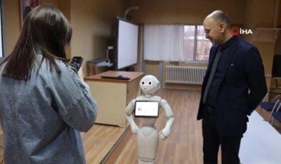 Otizmli çocuklar insansı robot ‘Pepper’ ile öğrenecek