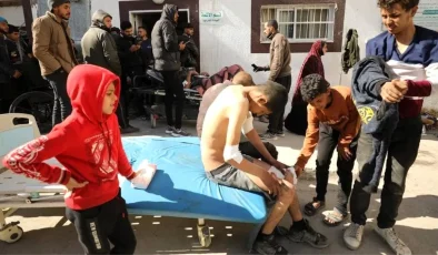 İsrail Askerlerinin Açlıkla Boğuşan Gazze’ye Yardım Konvoyuna Ateş Açması Sonucu 110’dan Fazla Filistinli Öldü