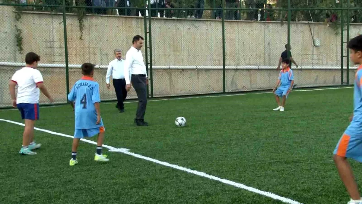 Bakan Kurum’dan Çocuklara Halı Saha Müjdesi