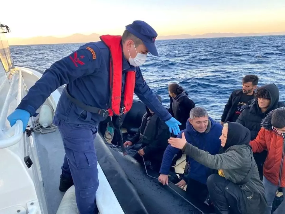 İzmir’de Düzensiz Göçmen Kurtarıldı