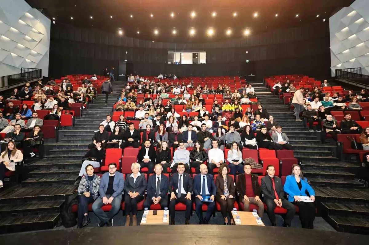 Denizli Gençlik Meclisi Başkanlığına Demir Batur Seçildi