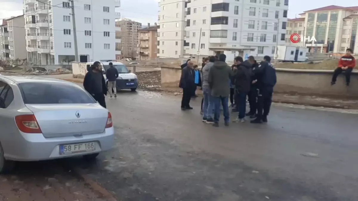 Lise Öğrencisi Ortaokul Öğrencisini Bıçakladı