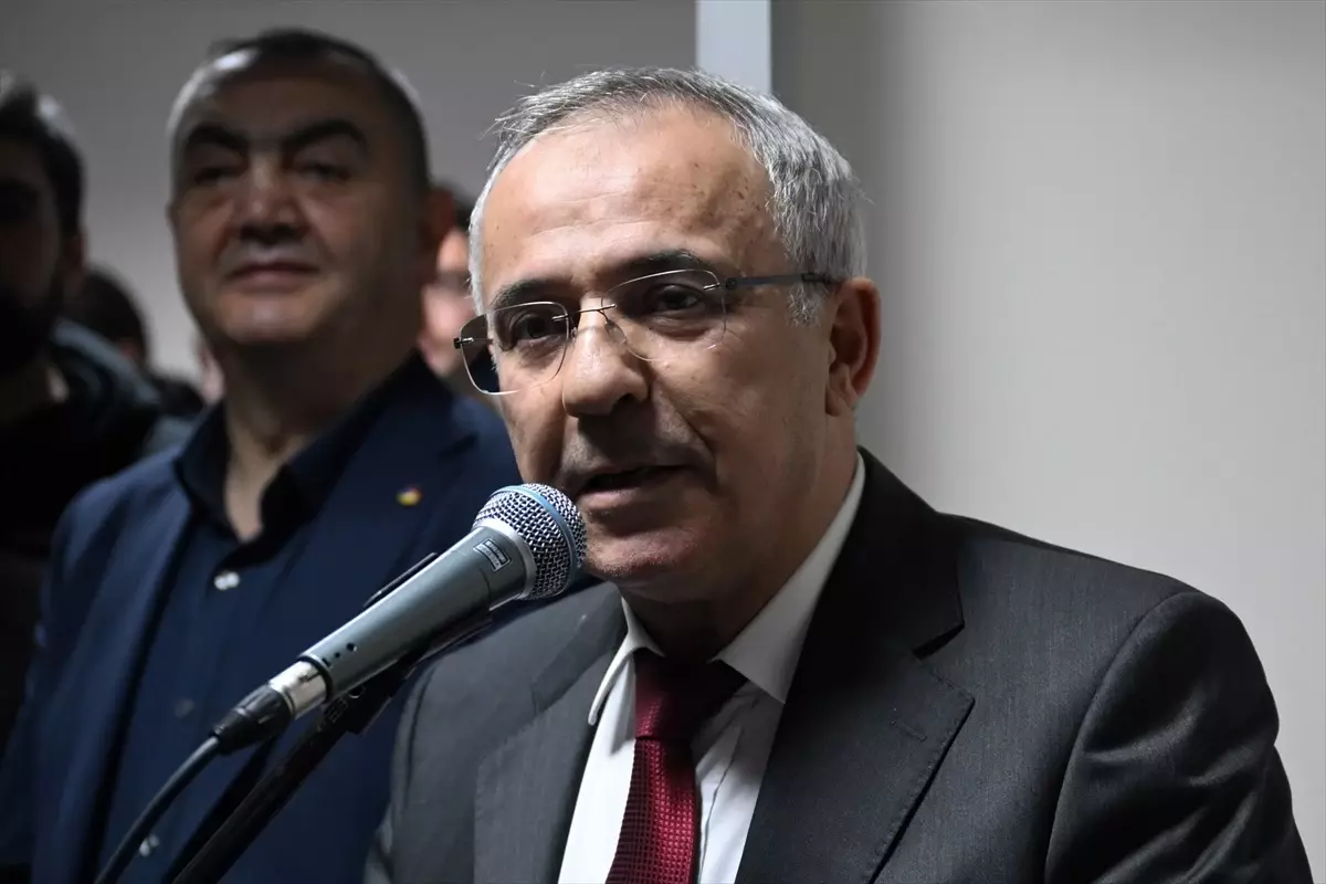 Özkaya Ailesi’nden ERÜ’ye 30 Milyon Lira Destek