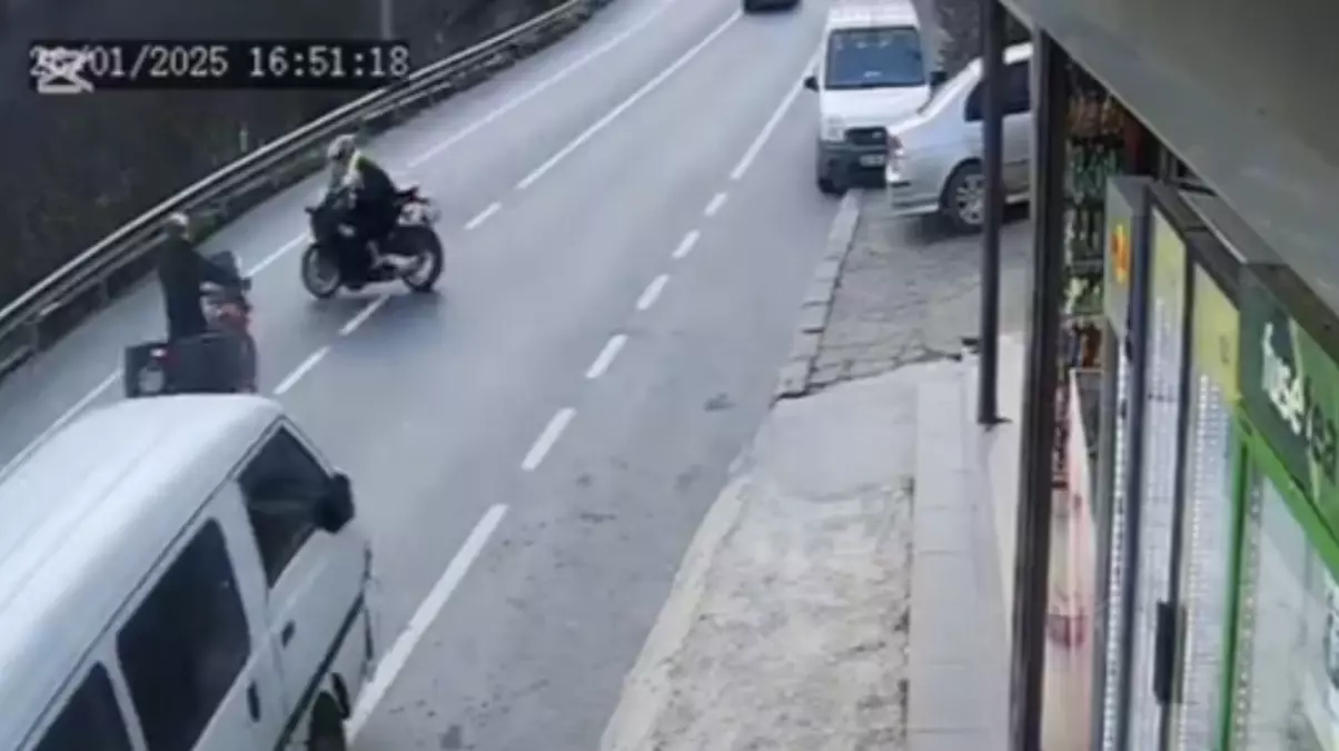 Beykoz’da Motosiklet Kazası: İki Sürücü Hafif Yaralandı