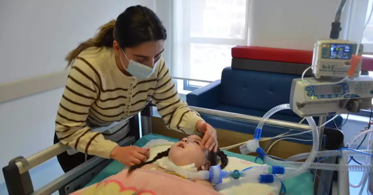3 yaşındaki depremzede Asiye, tedavisinin sürdüğü Eskişehir’de ameliyat oldu