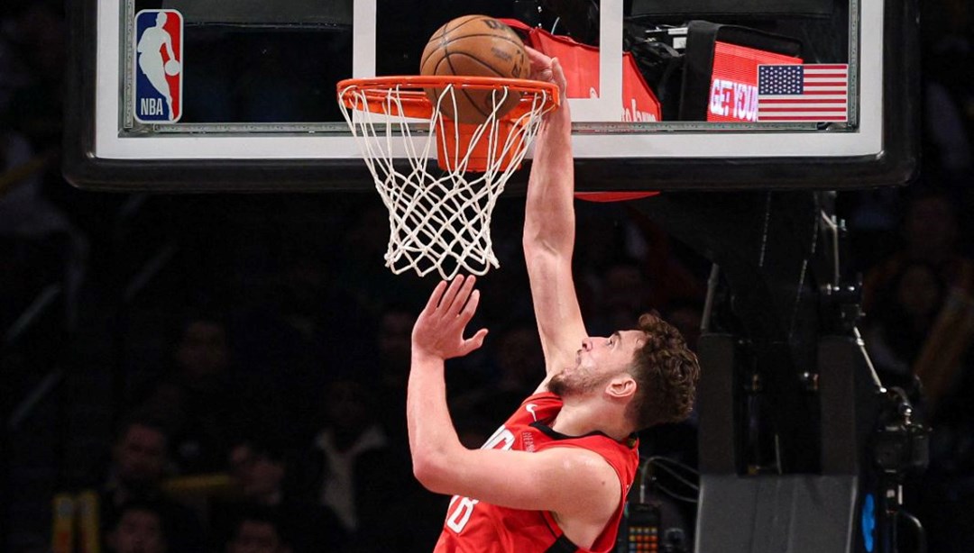 Alperen ÅengÃ¼n double-double’Ä±n kÄ±yÄ±sÄ±ndan dÃ¶ndÃ¼ ve Rockets, Spurs’Ã¼ maÄlup etti