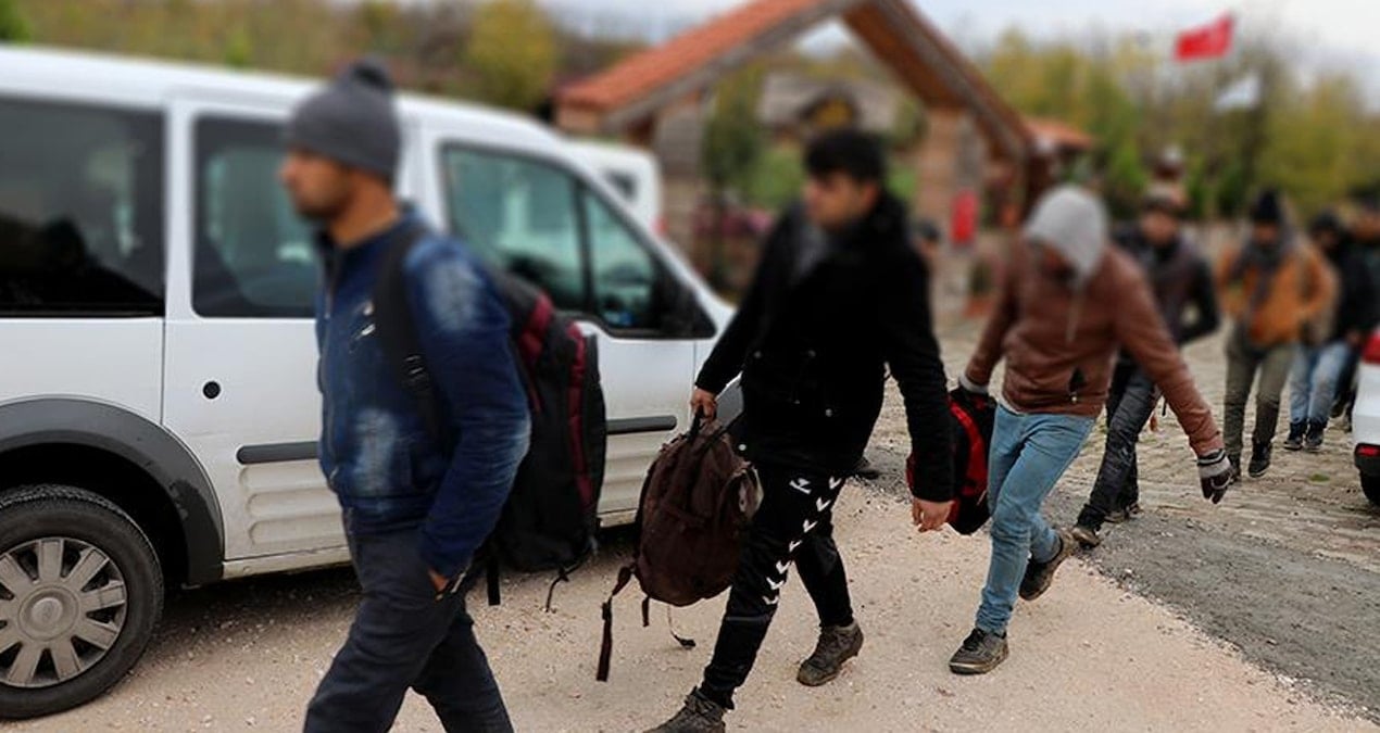 Edirne’de Pakistan ve Afganistan uyruklu 15 düzensiz göçmen yakalandı