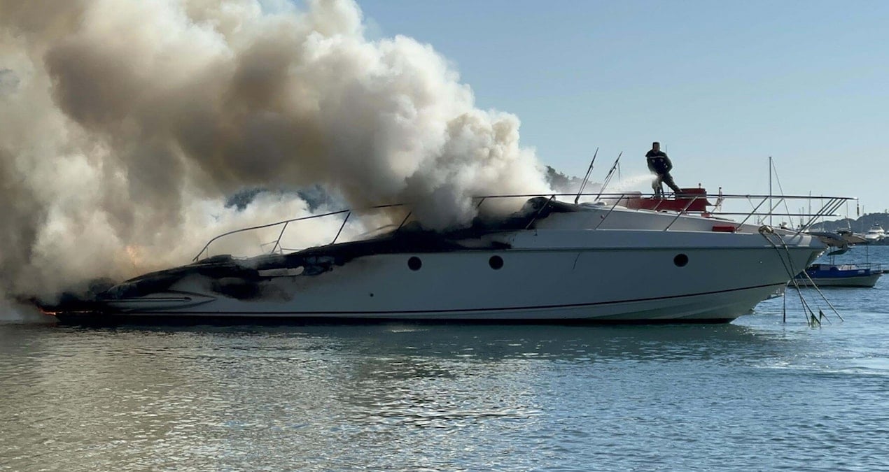 Muğla’da motoryat alev alev yandı