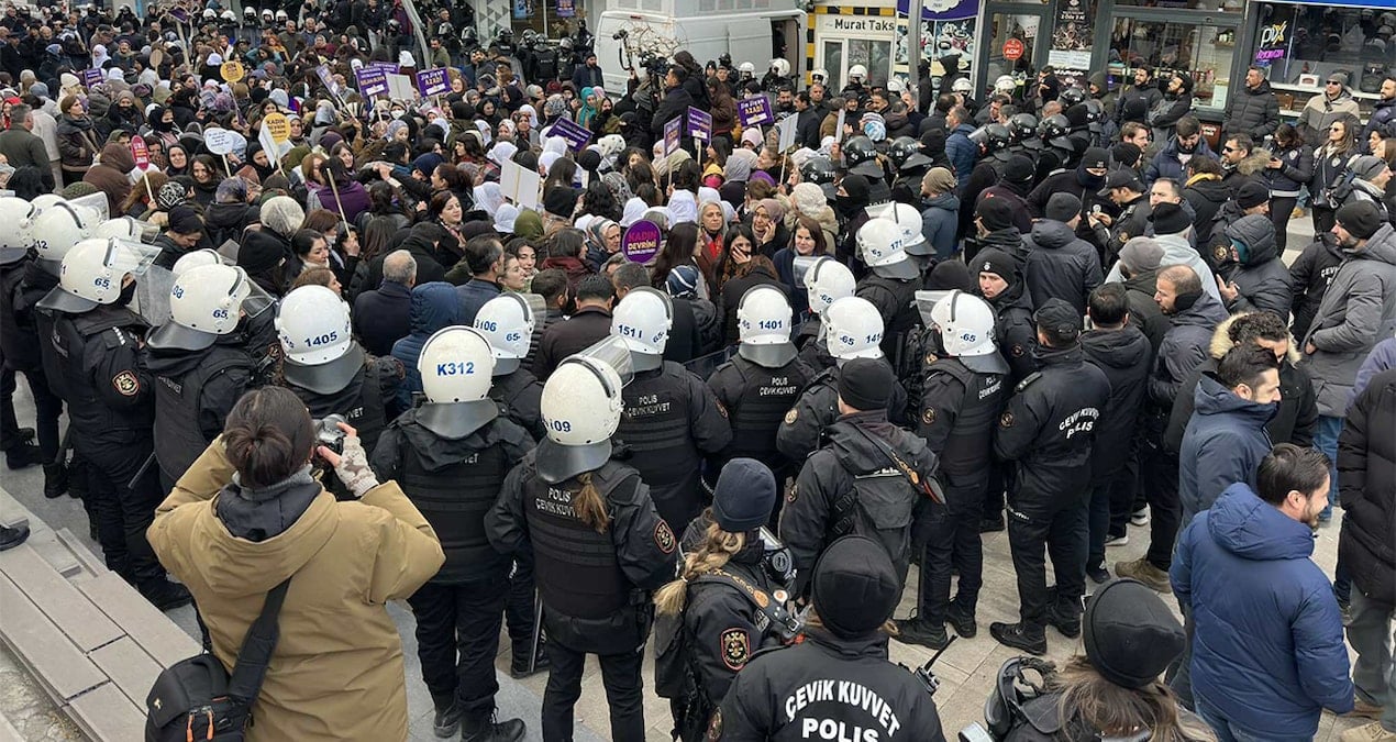 Van’daki yürüyüşe müdahale: Çok sayıda gözaltı var