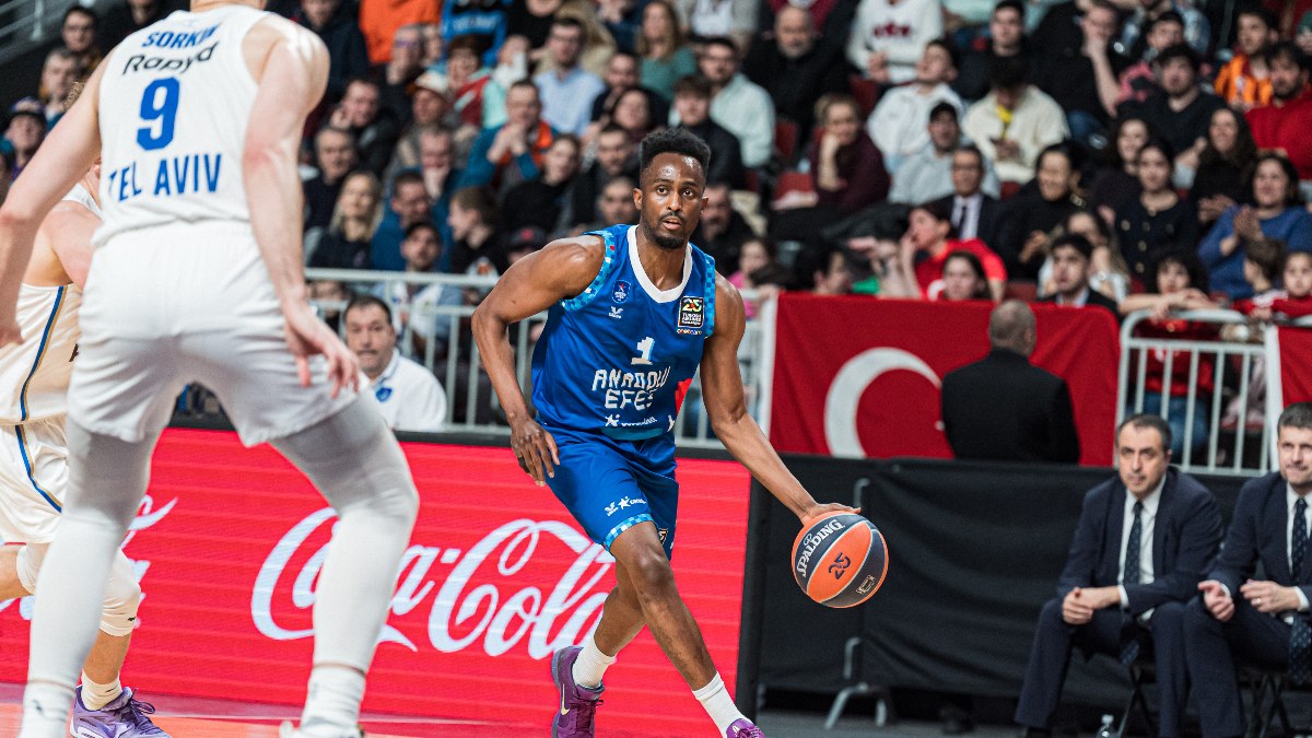 Anadolu Efes, Maccabi Tel Aviv’i devirdi