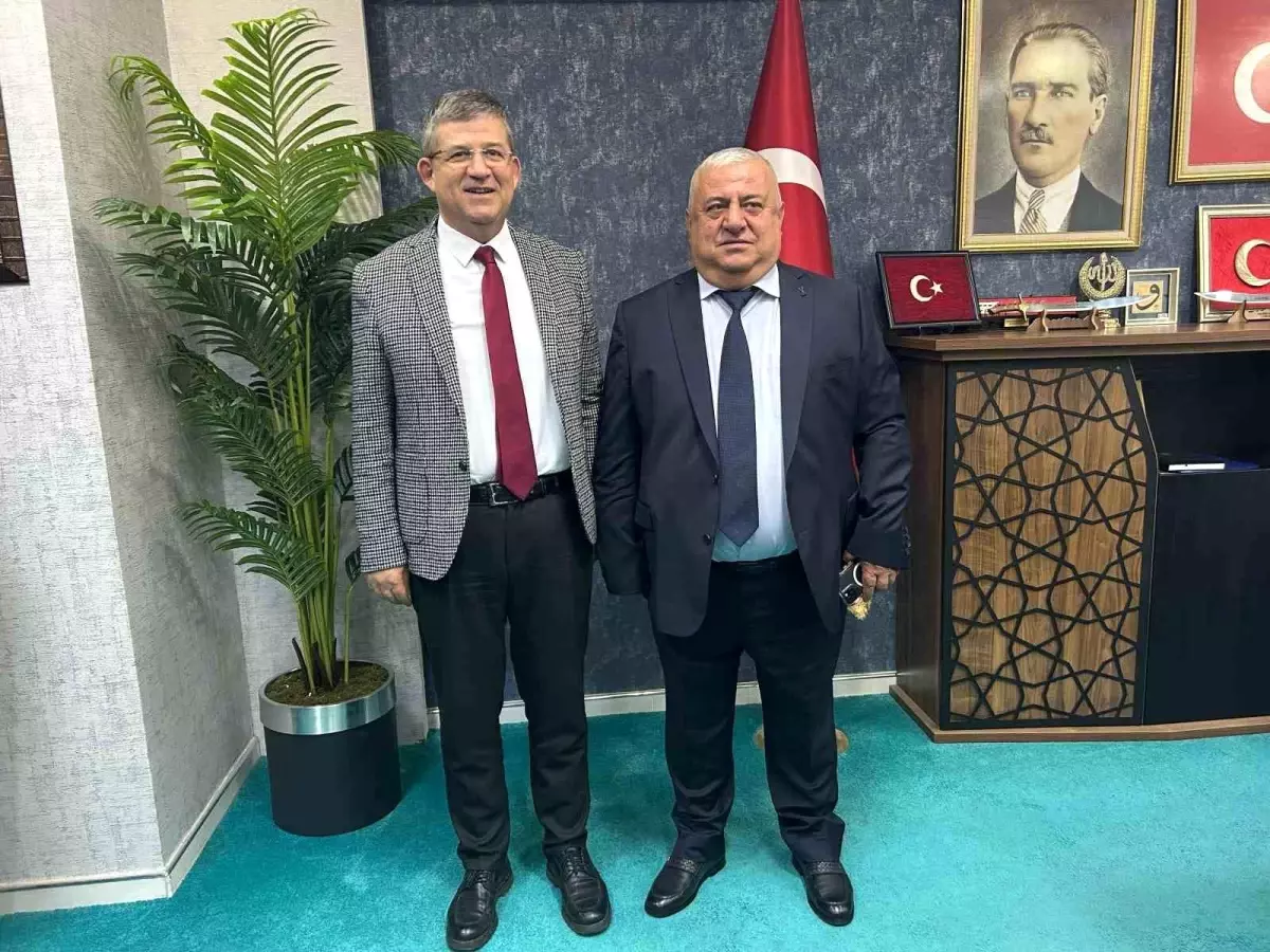 Esnaf Birliği’nden AK Parti’ye Ziyaret