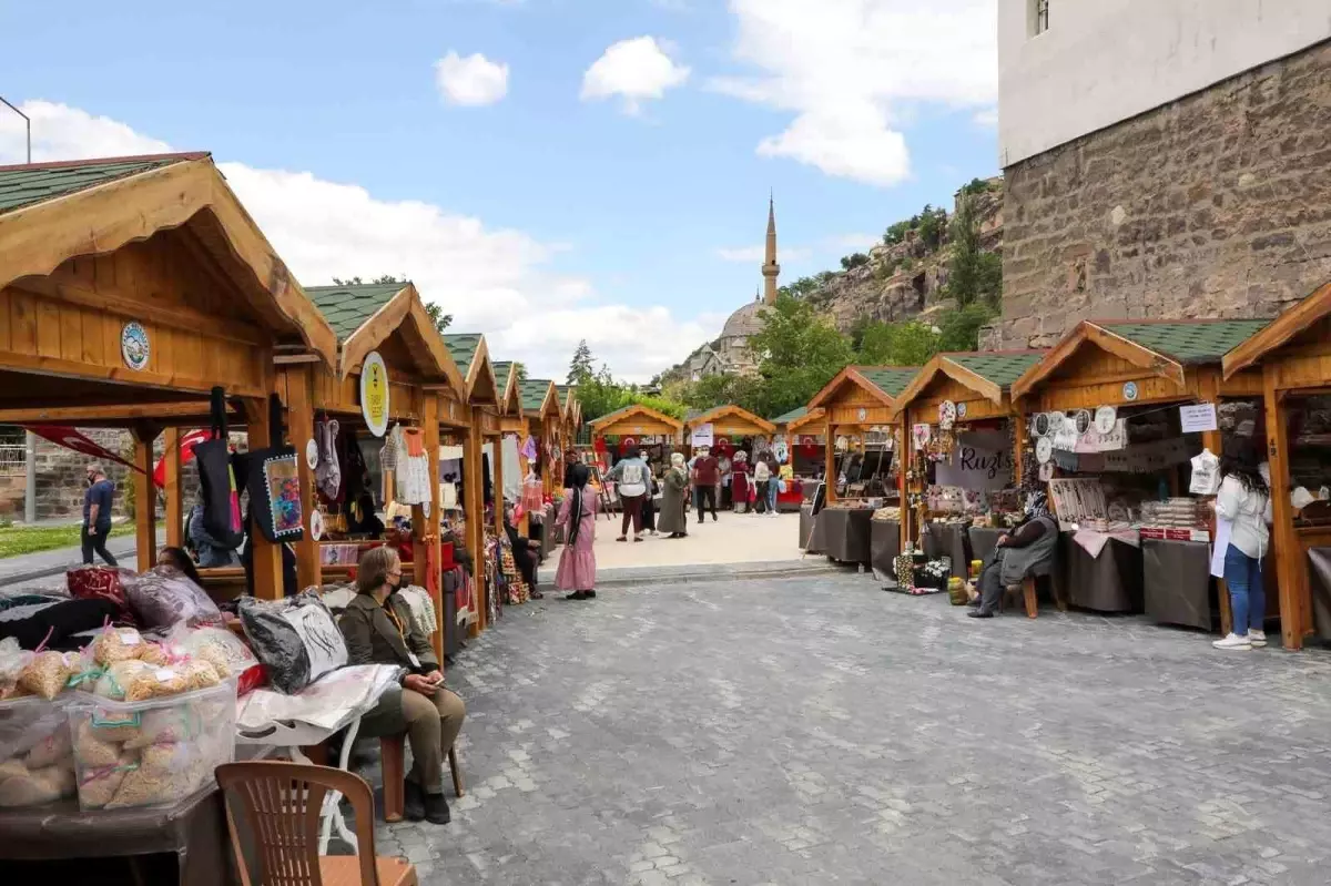 Maharetli Eller Kadın Üretici Pazarı Ramazan’da İkinci Kez Açılıyor